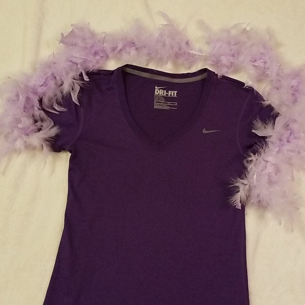 Women's Purple Nike Vneck Shirt Dri-fit Size XS - Picture 1 of 4